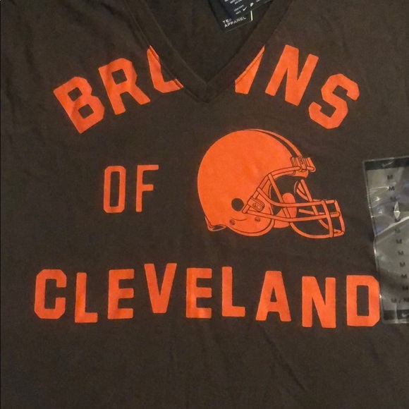 NWT Nike Cleveland Browns V-Neck Tee 🏈 - Picture 2 of 3